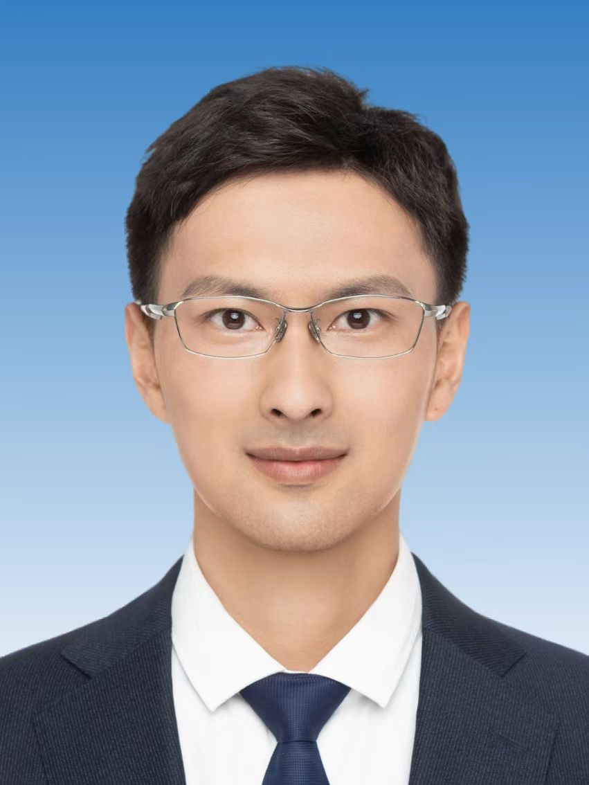李毅铭