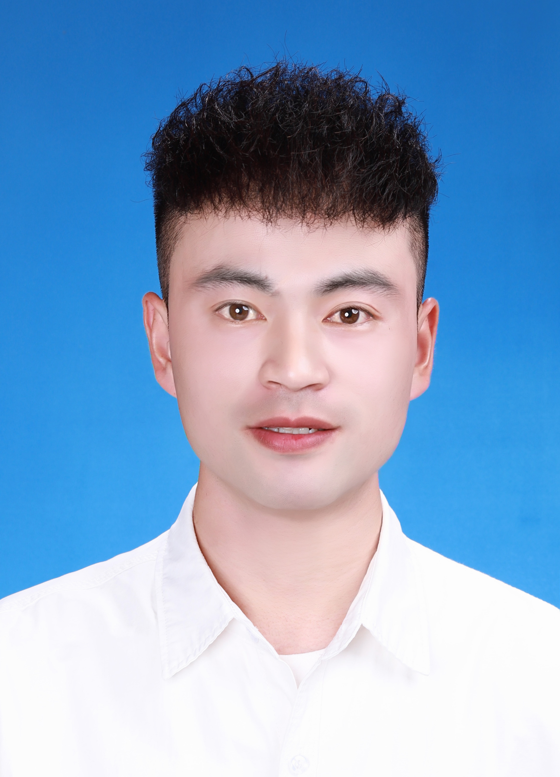 王明