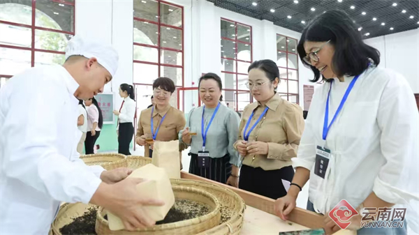 云南凤庆：“三引三融”让非遗在乡村振兴中绽放光彩